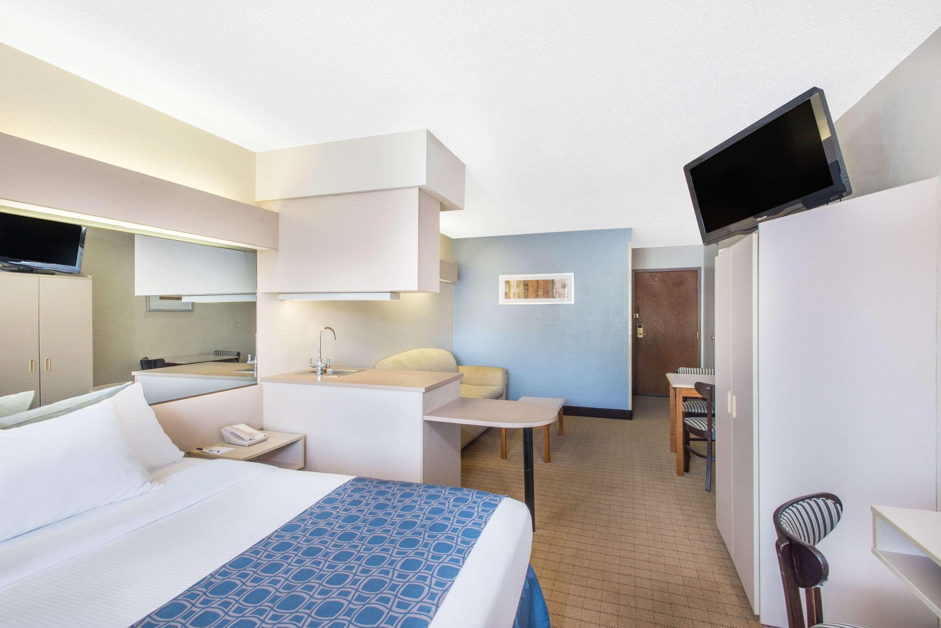 Microtel Inn & Suites By Wyndham Seneca Falls Εξωτερικό φωτογραφία